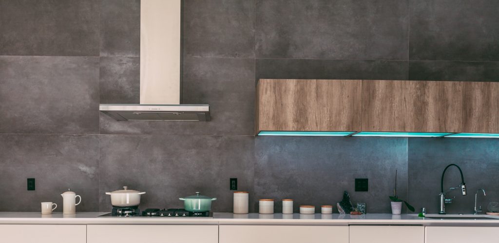 granite backsplash in a Texas kitchen